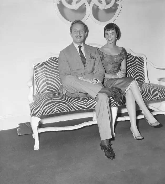 Framed Print : Natalie Wood and Oleg Cassini Framed Print : Natalie Wood and Oleg Cassini