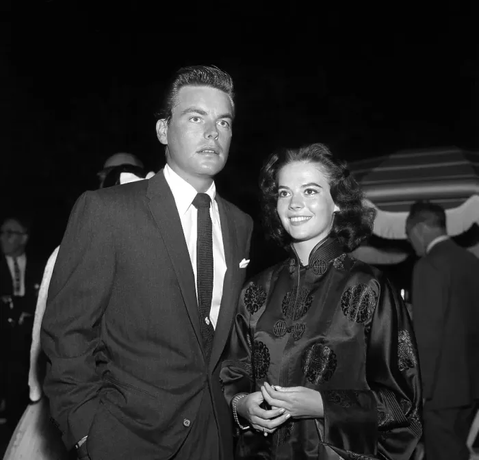 Framed Print : Natalie Wood And Robert Wagner Framed Print : Natalie Wood And Robert Wagner