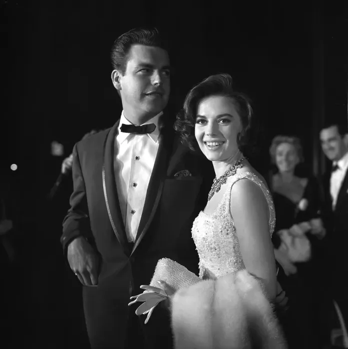 Framed Print : Natalie Wood And Robert Wagner Framed Print : Natalie Wood And Robert Wagner
