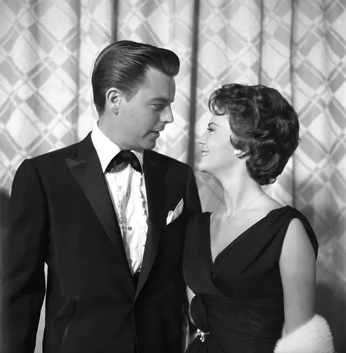 Framed Print : Natalie Wood And Robert Wagner Framed Print : Natalie Wood And Robert Wagner