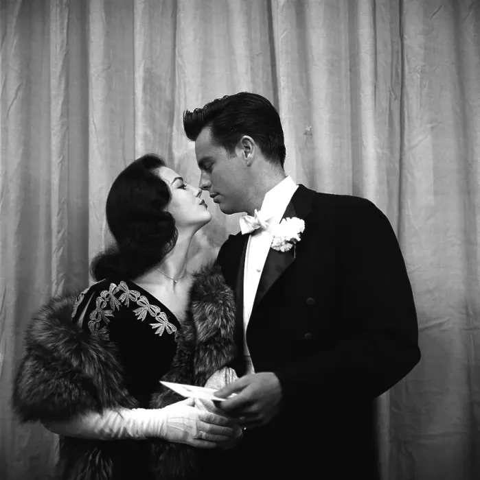 Framed Print : Natalie Wood And Robert Wagner Framed Print : Natalie Wood And Robert Wagner