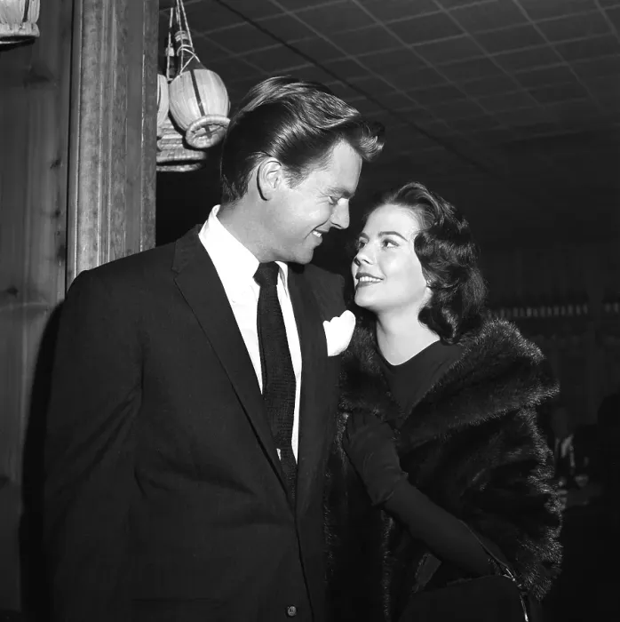 Framed Print : Natalie Wood And Robert Wagner Framed Print : Natalie Wood And Robert Wagner