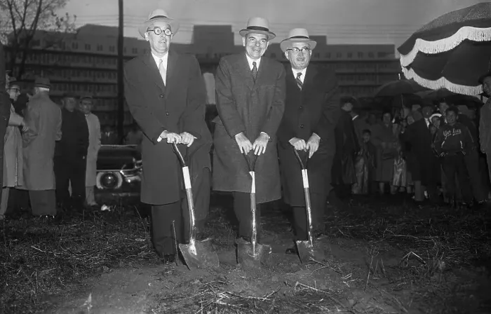 Framed Print : Nathaniel Goldstein, Thomas Dewey and Samuel Belkin Holding Shovels