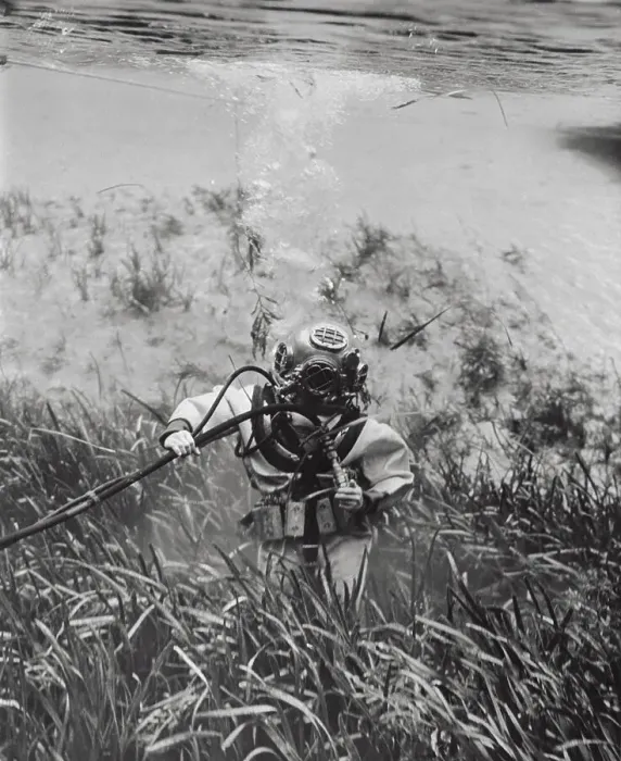 Framed Print : Navy Man in Diving Gear While Working Underwater Framed Print : Navy Man in Diving Gear While Working Underwater
