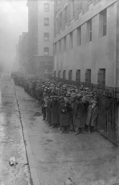 Framed Print : Needy Citizens Waiting on Food Line on Christmas Day Framed Print : Needy Citizens Waiting on Food Line on Christmas Day
