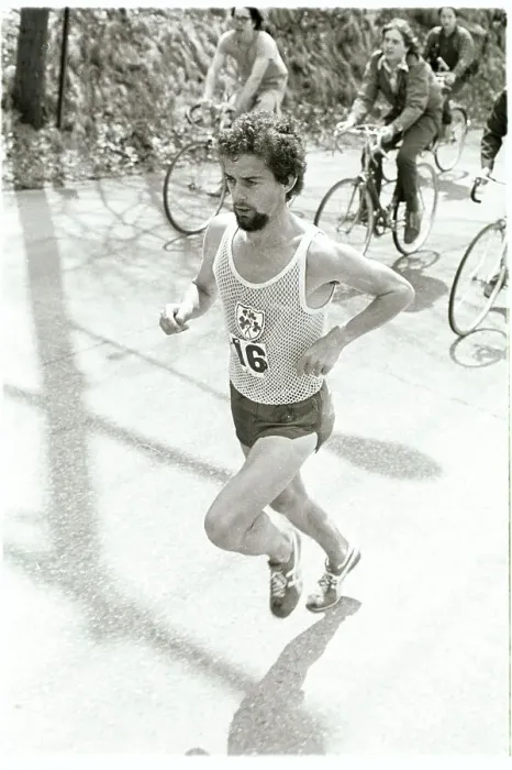 Framed Print : Neil Cusack Running in Marathon Framed Print : Neil Cusack Running in Marathon