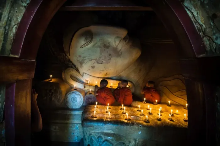 Framed Print : neophyte pay buddha in temple of Bagan Framed Print : neophyte pay buddha in temple of Bagan