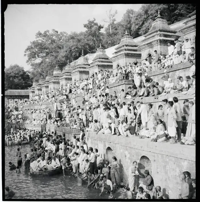Framed Print : Nepalese Wait to Bathe in Holy Waters Framed Print : Nepalese Wait to Bathe in Holy Waters
