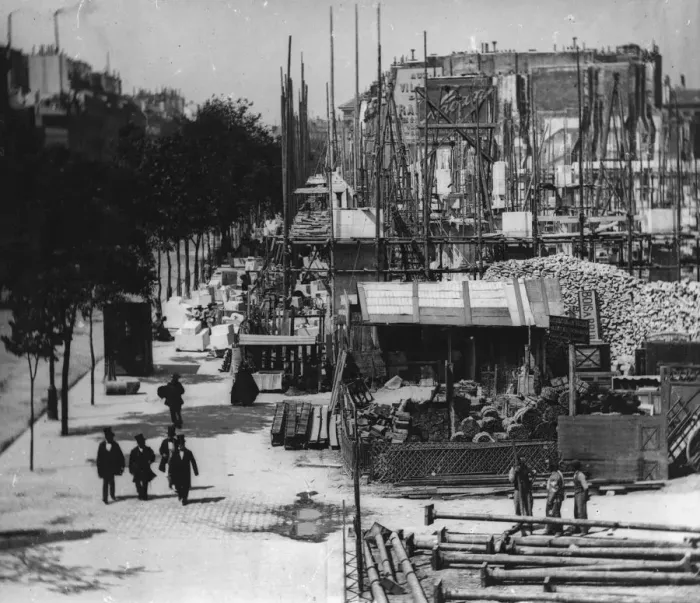 Framed Print : New Hotel. circa 1860: The Hotel de la Paix, Paris under construction Framed Print : New Hotel. circa 1860: The Hotel de la Paix, Paris under construction