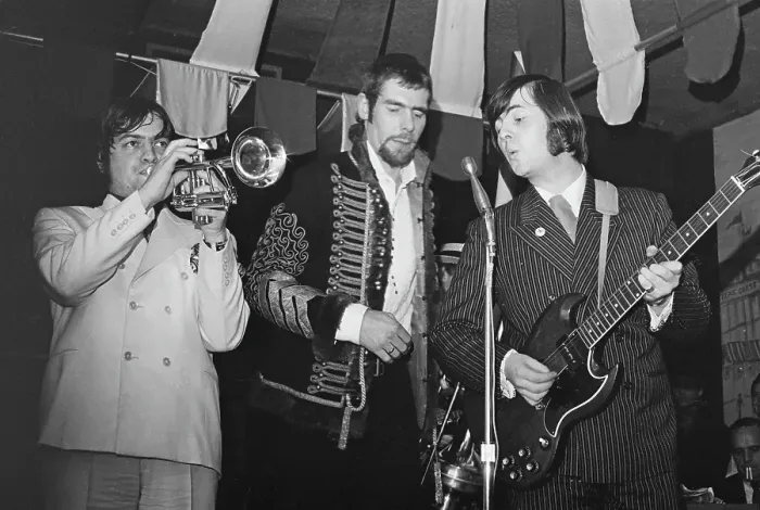 Framed Print : New Vaudeville Band Play Live Framed Print : New Vaudeville Band Play Live
