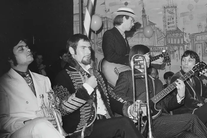Framed Print : New Vaudeville Band Play Live Framed Print : New Vaudeville Band Play Live
