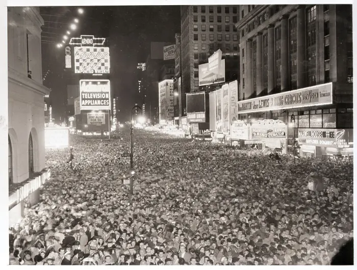 Framed Print : New Years Crowd in Times Square Framed Print : New Years Crowd in Times Square