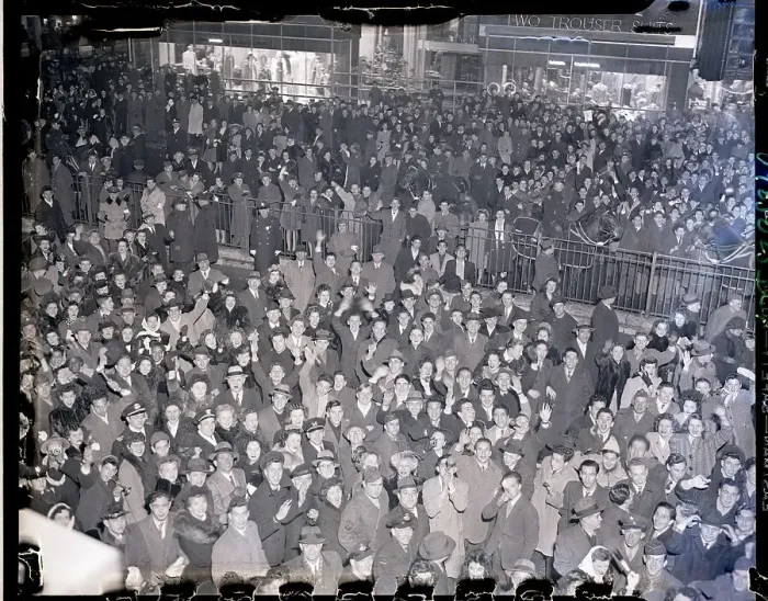 Framed Print : New Years Eve 1944 at Times Square Framed Print : New Years Eve 1944 at Times Square