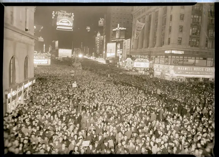 Framed Print : New Years Eve Crowd in Times Square Framed Print : New Years Eve Crowd in Times Square