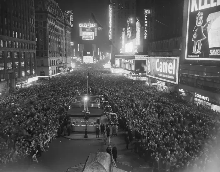 Framed Print : New Year's Eve At Times Square Framed Print : New Year's Eve At Times Square