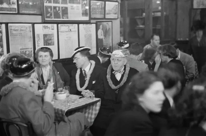 Framed Print : New York Bar Scene