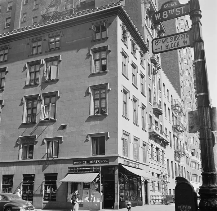 Framed Print : New York City Street Scenes Framed Print : New York City Street Scenes