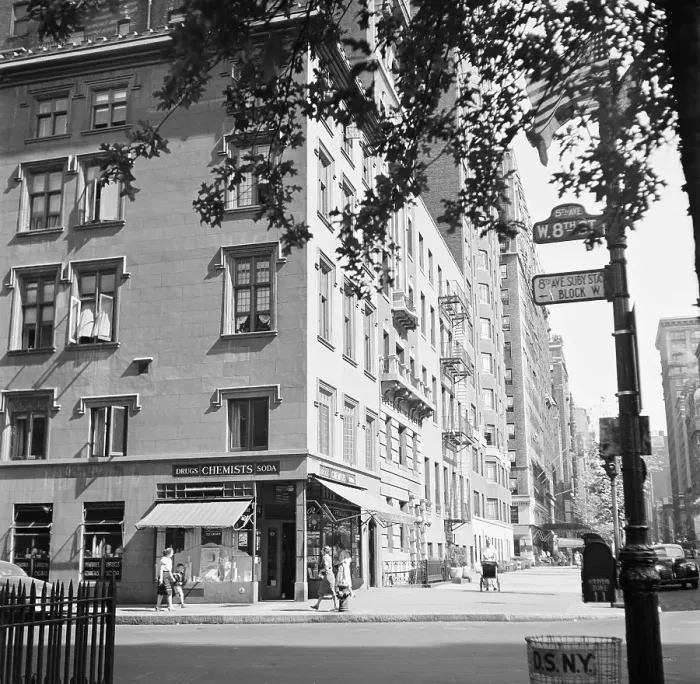 Framed Print : New York City Street Scenes Framed Print : New York City Street Scenes