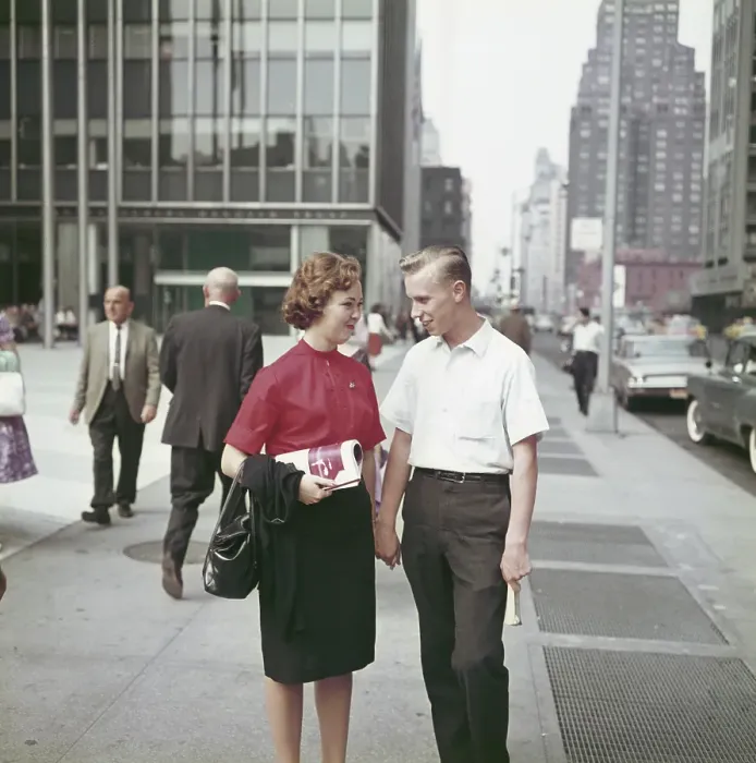 Framed Print : New York Couple Framed Print : New York Couple