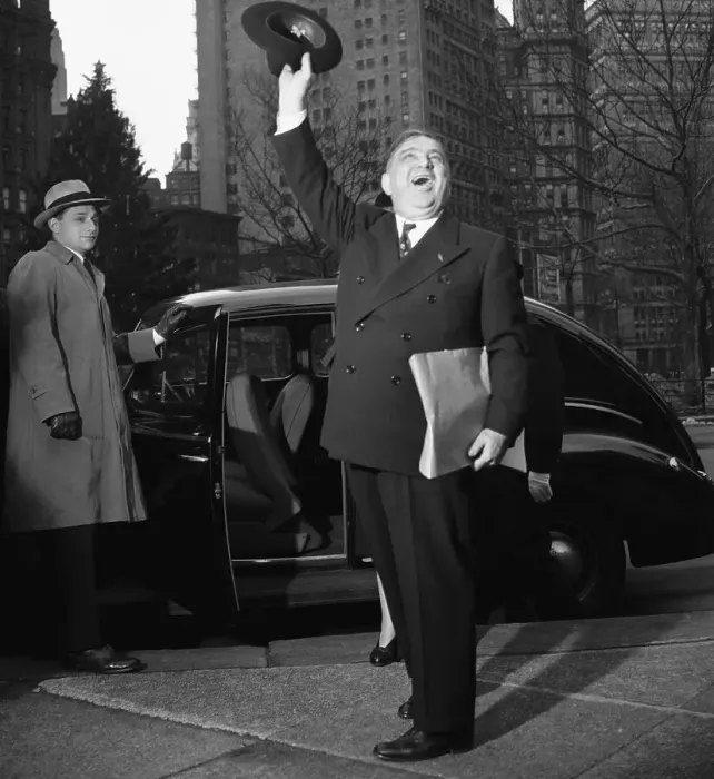 Framed Print : New York Mayor Fiorello LaGuardia Waving Framed Print : New York Mayor Fiorello LaGuardia Waving