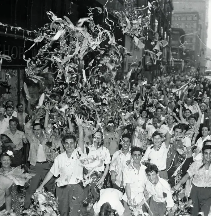 Framed Print : New York Showering Confetti After Hearing of Japanese Withdrawal Framed Print : New York Showering Confetti After Hearing of Japanese Withdrawal
