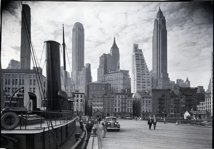 Framed Print : New York Skyline with Tugboat Framed Print : New York Skyline with Tugboat