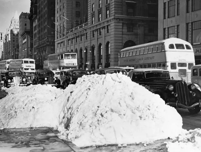 Framed Print : New York Snow Framed Print : New York Snow