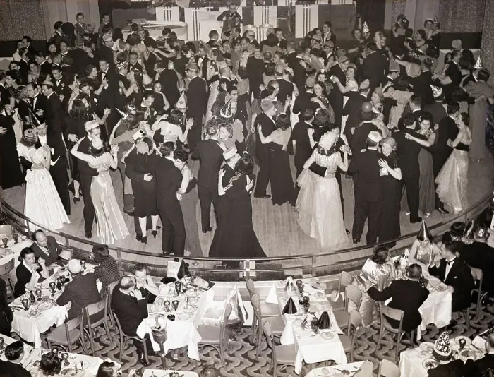 Framed Print : New Yorkers Dancing at New Year's Party