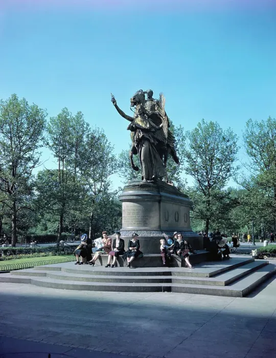 Framed Print : New Yorkers Sitting on Steps of Monument Framed Print : New Yorkers Sitting on Steps of Monument