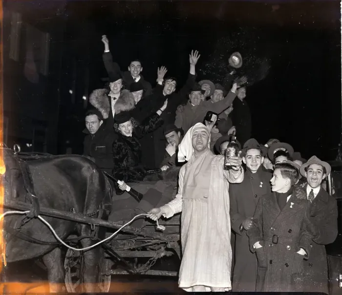 Framed Print : New Yorkers in Wagon on New Years Framed Print : New Yorkers in Wagon on New Years