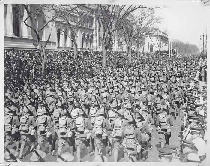 Framed Print : New York's 27th Division Marches Up Fifth Avenue Framed Print : New York's 27th Division Marches Up Fifth Avenue