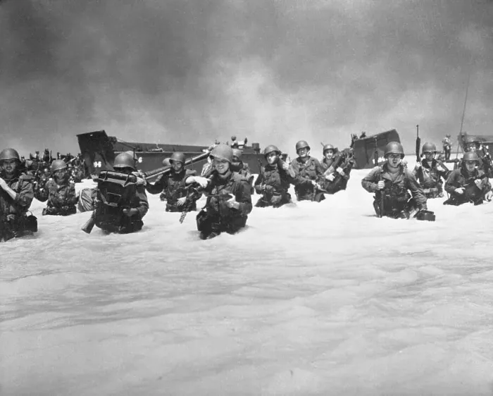 Framed Print : New York's Fighting 69th'Regiment Lands on Butaritari