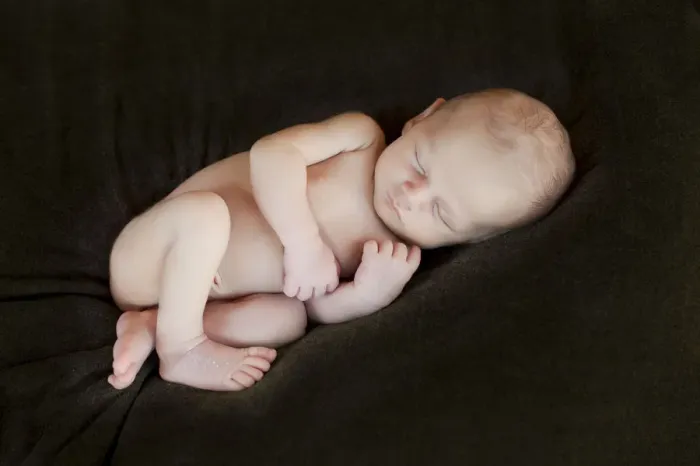 Framed Print : Newborn baby, 3 weeks, sleeping Framed Print : Newborn baby, 3 weeks, sleeping