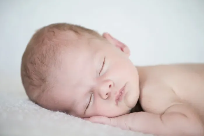 Framed Print : Newborn baby, 3 weeks, sleeping Framed Print : Newborn baby, 3 weeks, sleeping