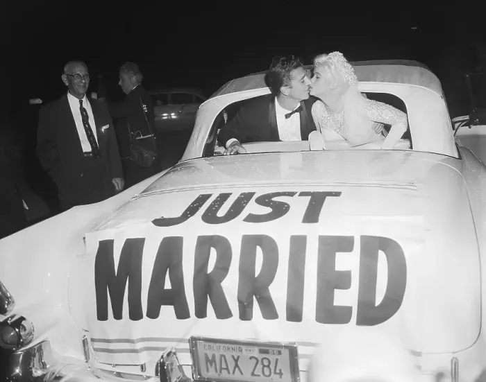 Framed Print : Newlyweds Jayne Mansfield and Mickey Hargitay Framed Print : Newlyweds Jayne Mansfield and Mickey Hargitay