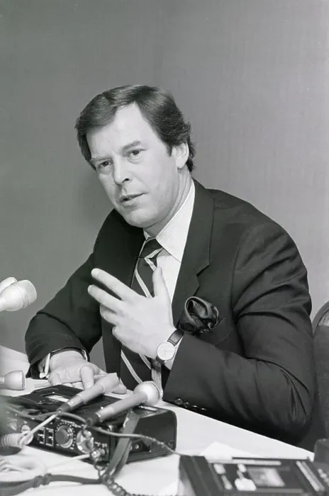 Framed Print : News Anchor Jennings Talking To The Press Framed Print : News Anchor Jennings Talking To The Press