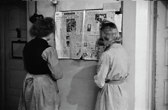 Framed Print : News In Holloway Prison Framed Print : News In Holloway Prison