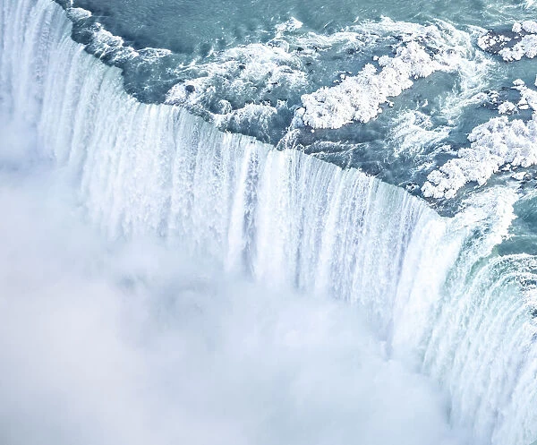Niagra Horseshoe Falls from above in Winter