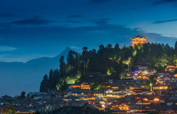 Framed Print : Night view of Lijiang - Old town Framed Print : Night view of Lijiang - Old town