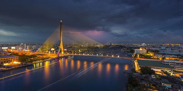 Night view of Rama VIII Bridge