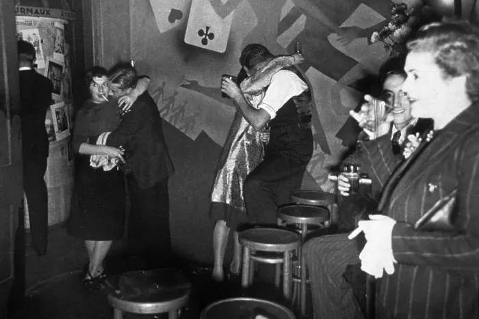 Framed Print : Nightclub. People enjoying themselves at a Chelsea nightclub Framed Print : Nightclub. People enjoying themselves at a Chelsea nightclub