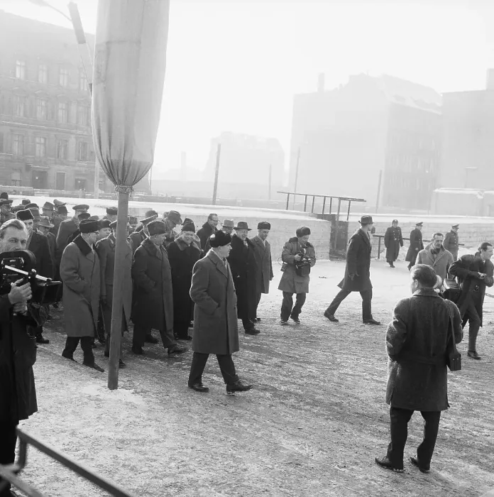 Framed Print : Nikita Khrushchev Visiting the Berlin Wall Framed Print : Nikita Khrushchev Visiting the Berlin Wall