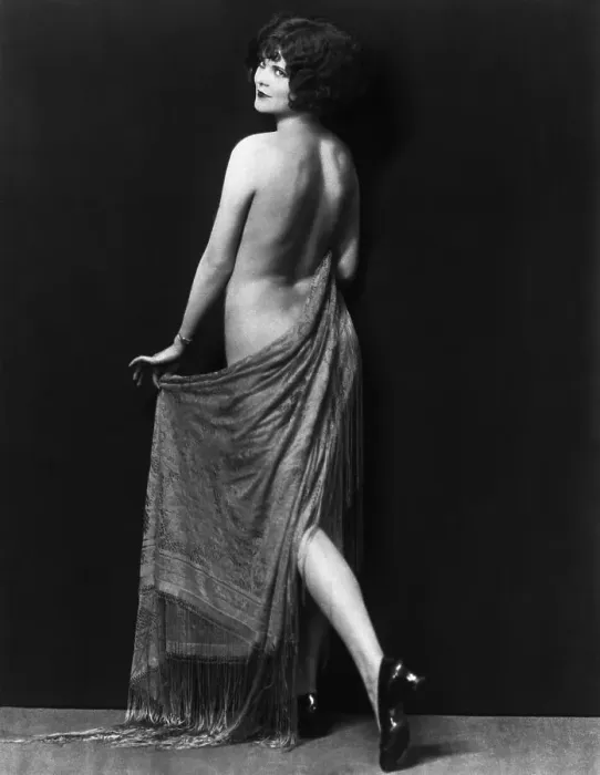 Framed Print : Nina Pierson, Ziegfeld Follies Chorus Dancer Framed Print : Nina Pierson, Ziegfeld Follies Chorus Dancer