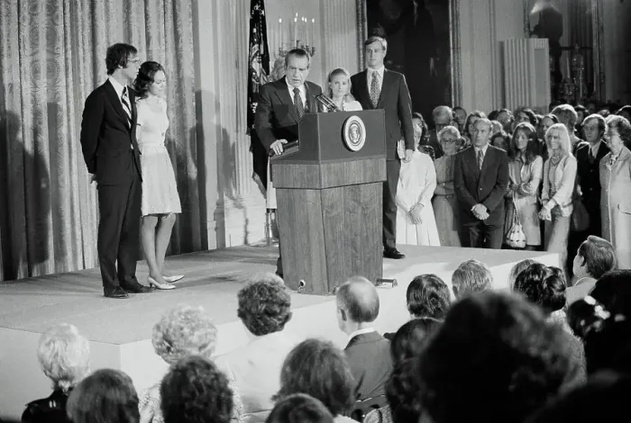 Framed Print : Nixon And Family Say Farewell To Staff