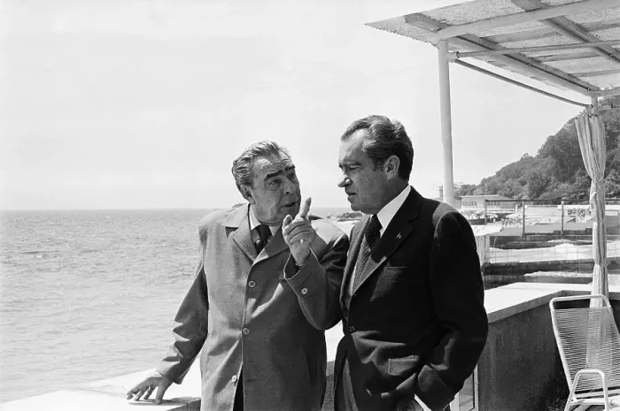 Framed Print : Nixon And Leonid Brezhnev Framed Print : Nixon And Leonid Brezhnev