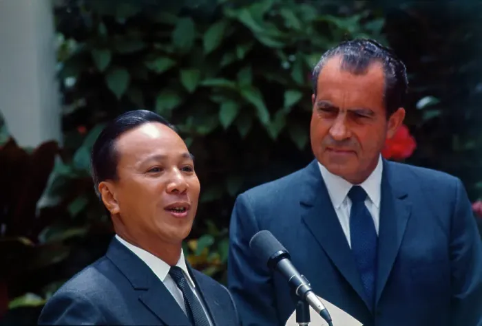 Framed Print : Nixon and Nygen Van Thieu Meeting at Midway Framed Print : Nixon and Nygen Van Thieu Meeting at Midway