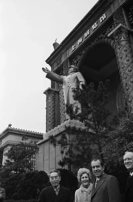 Framed Print : Nixon And Wife In China Framed Print : Nixon And Wife In China