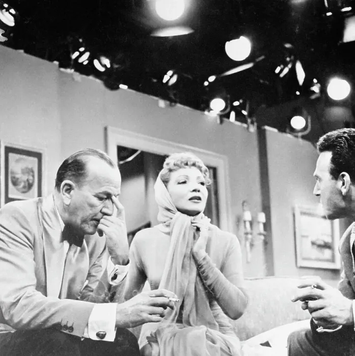 Framed Print : Noel Coward with Claudette Colbert and Charles Russel Framed Print : Noel Coward with Claudette Colbert and Charles Russel