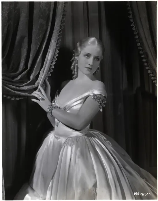 Framed Print : Norma Shearer In Luxurious Room &Gown Framed Print : Norma Shearer In Luxurious Room &Gown