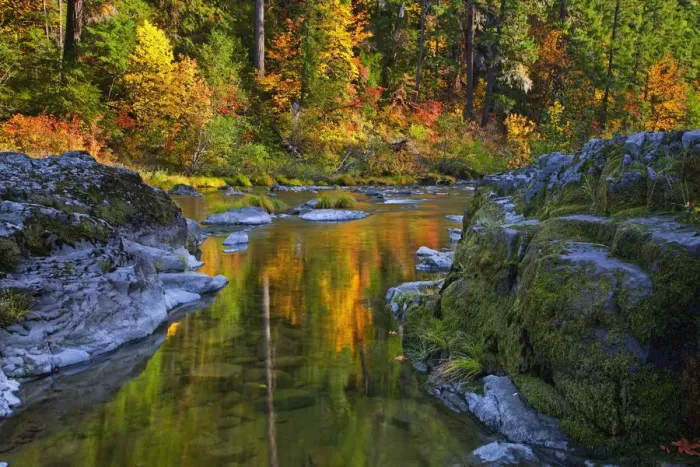 Framed Print : North Umpqua in Umpqua National Forest, Oregon, USA Framed Print : North Umpqua in Umpqua National Forest, Oregon, USA